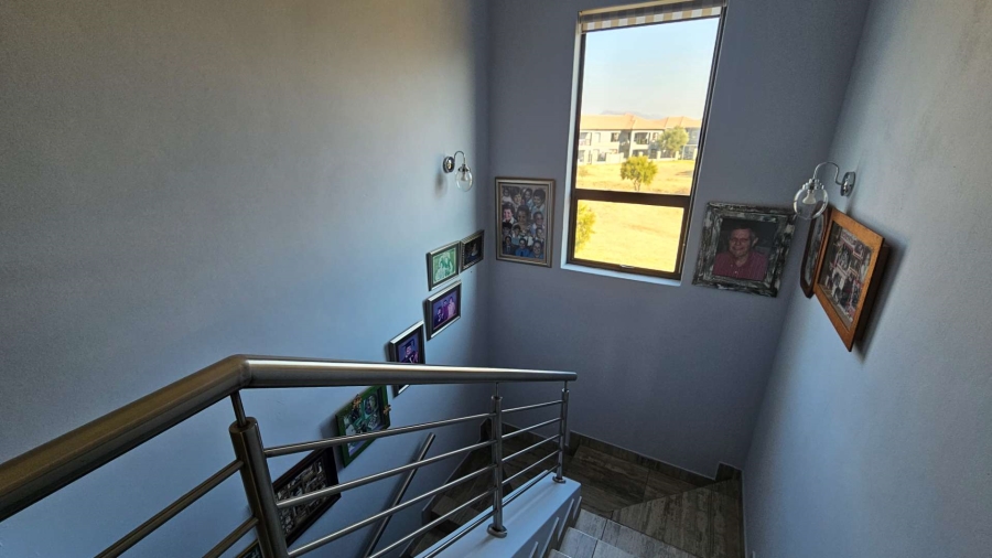 3 Bedroom Property for Sale in Gateway Manor North West